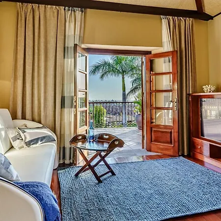 Playa De Fanabe Sleeps 12 With Pool Air Con And Wifi