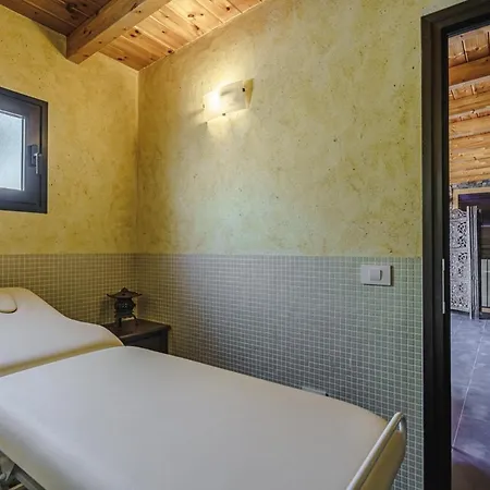 Playa De Fanabe Sleeps 12 With Pool Air Con And Wifi Costa Adeje (Tenerife)