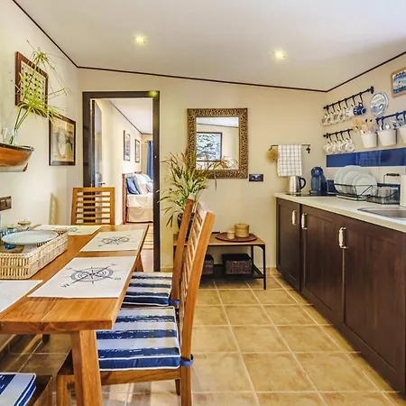 Playa De Fanabe Sleeps 12 With Pool Air Con And Wifi
