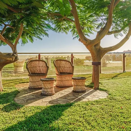 Villa Playa De Fanabe Sleeps 12 With Pool Air Con And Wifi *