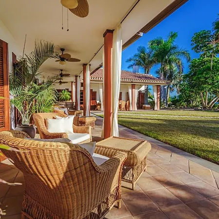 Villa Playa De Fanabe Sleeps 12 With Pool Air Con And Wifi